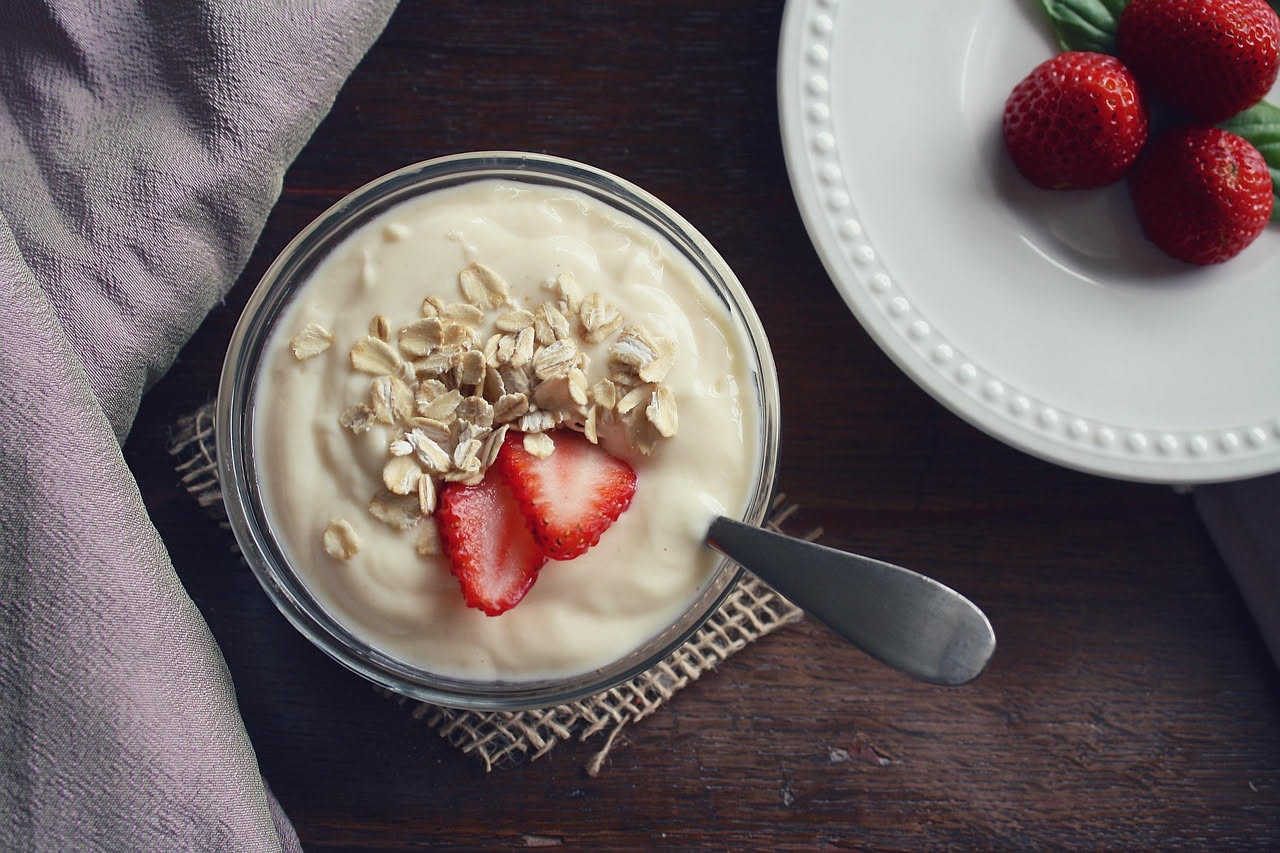 Yogurt greco: +7% di crescita in Italia, ma costa il triplo