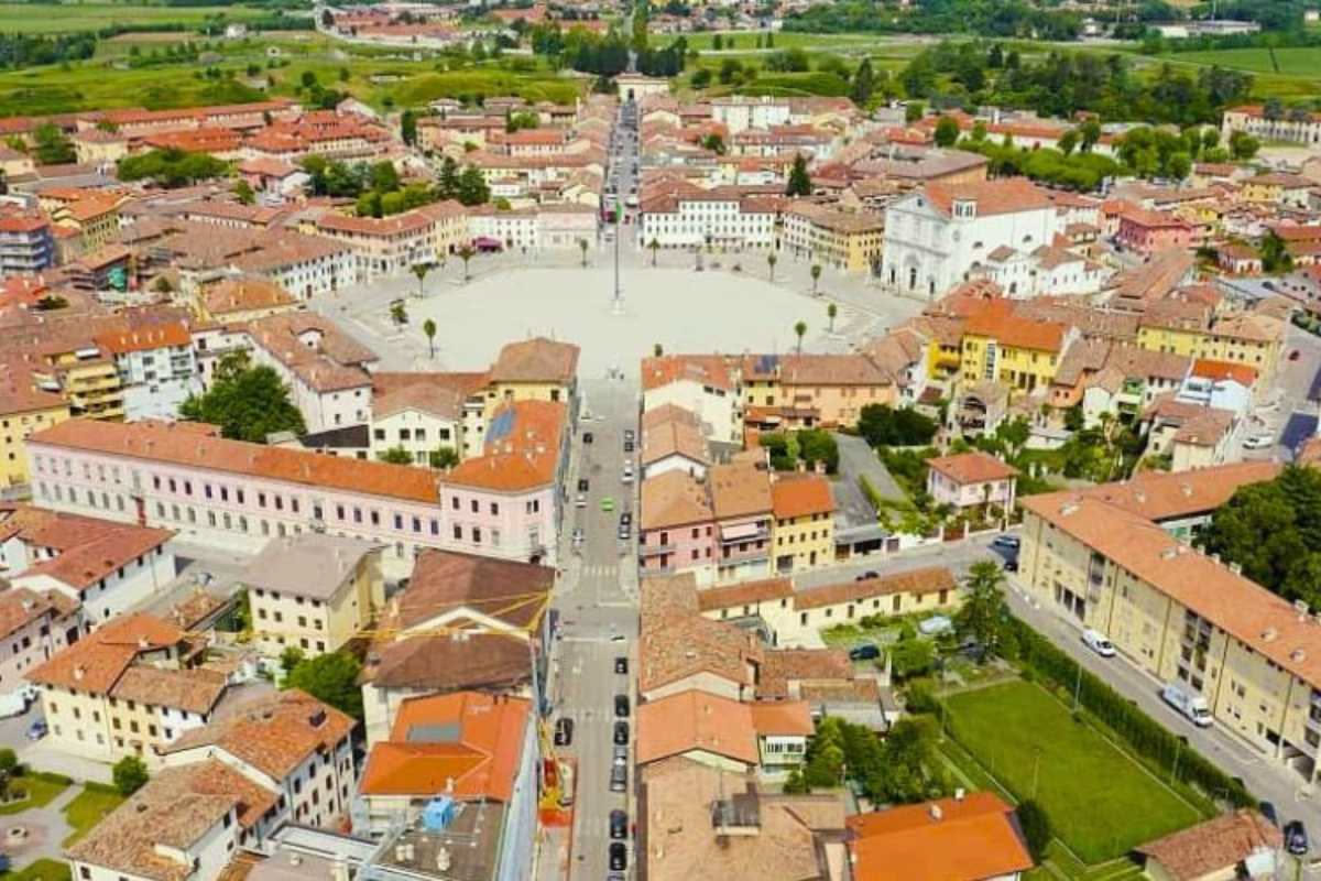 Il tinello italiano: la stanza che non esiste più (e che rimpiangiamo)