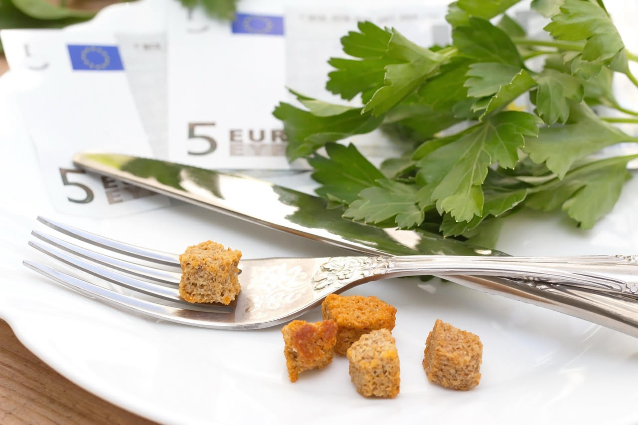 Zuppa di pane e verdure crude: il piatto dell'estate