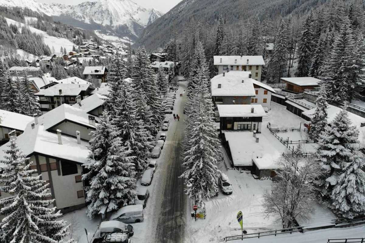 La neve non sale, scende