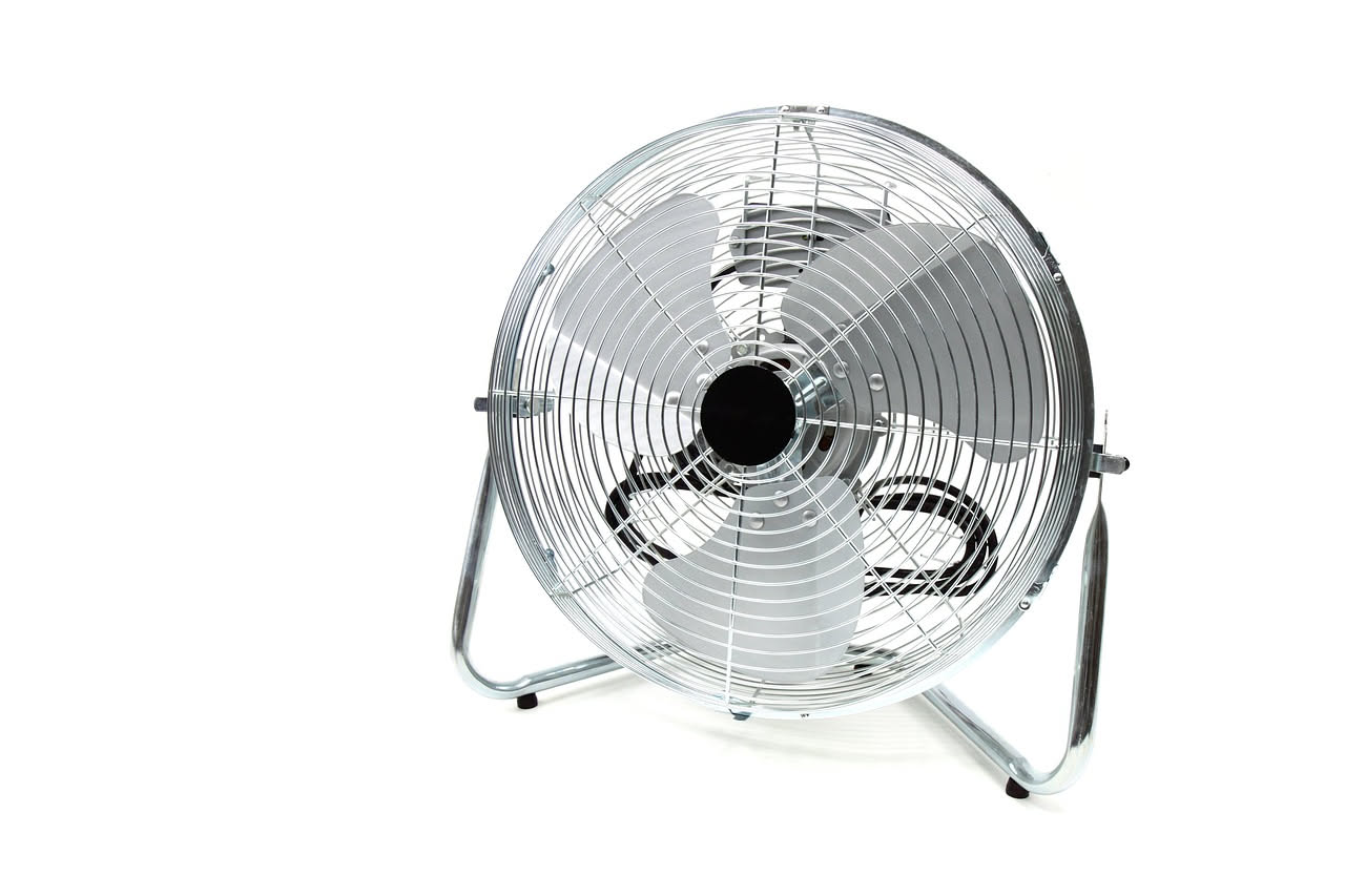 Ventilatore o condizionatore: quando il ventilatore basta davvero