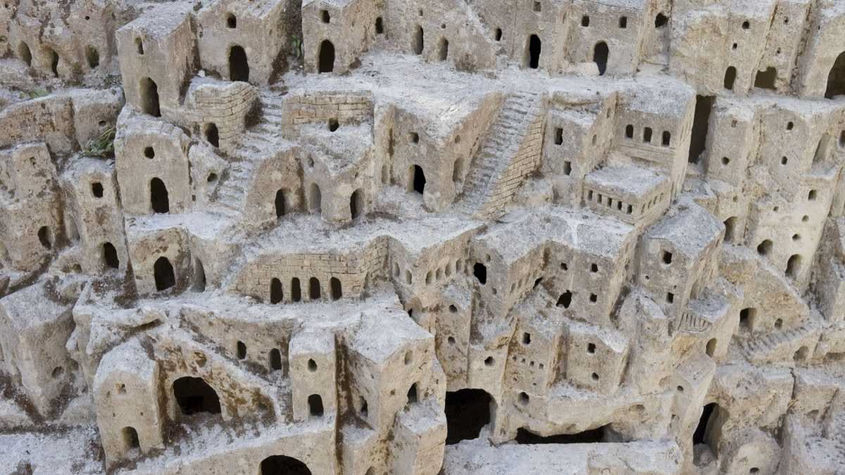 Case in adobe: la tecnica del Marocco torna in Italia