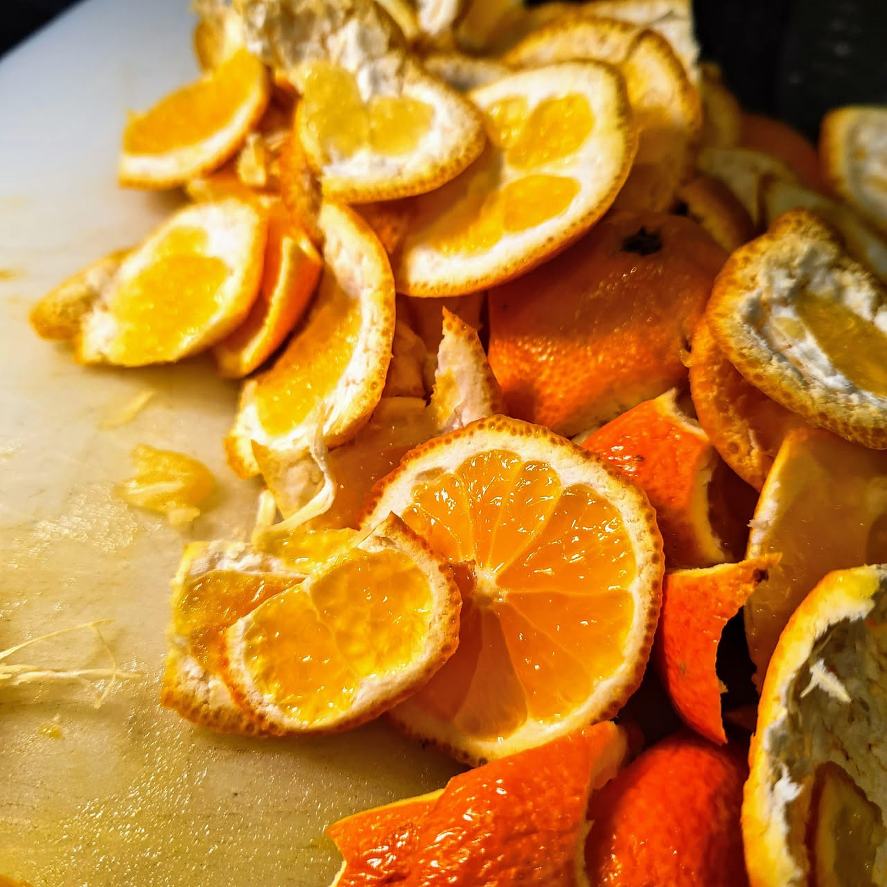 Bucce di frutta nel centrifuga: come trasformarle in succo nutriente