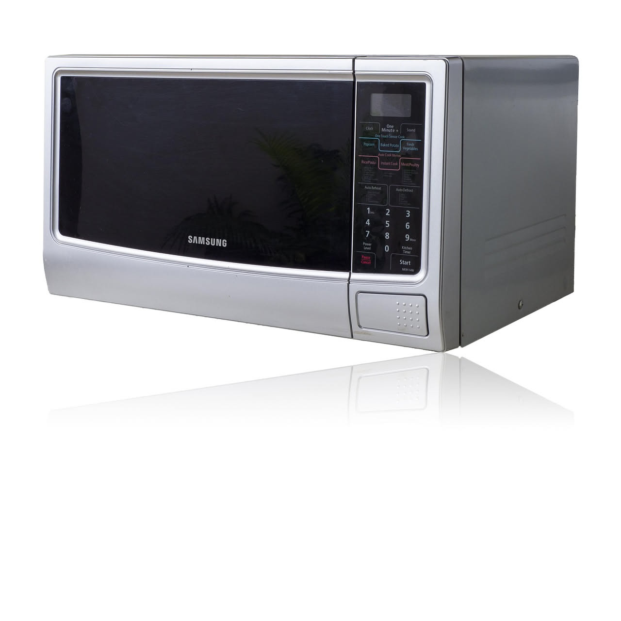 Forno microonde combinato: versatilità o consumo nascosto