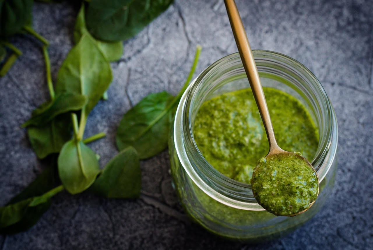 Pesto genovese in vasetto: quale marca contiene davvero basilico