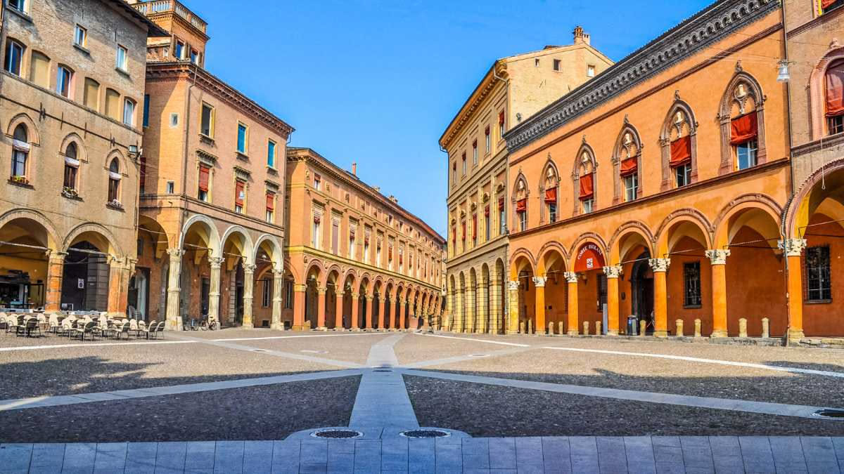 Portici di Bologna: storia e architettura dei tetti emiliani