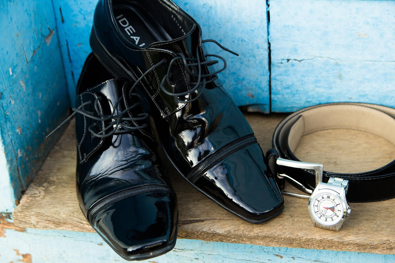 Lucidare le scarpe di cuoio: il metodo tradizionale che le rende splendenti
