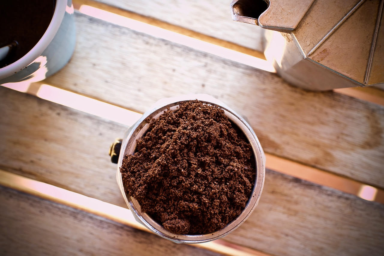 Come pulire la caffettiera dal calcare: il metodo naturale