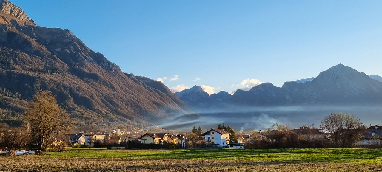 Perché conviene arieggiare la casa al mattino d'estate: il motivo