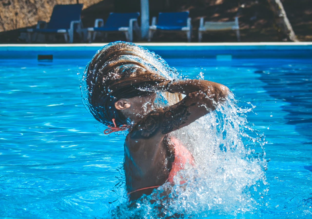 Come lavare i costumi da bagno dopo il mare: la regola d'oro
