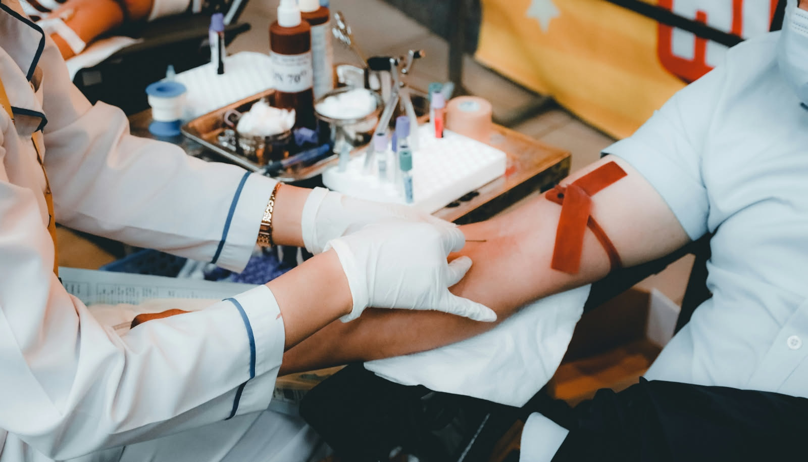 Perché dopo mangiato viene sonno: non è il sangue che va allo stomaco
